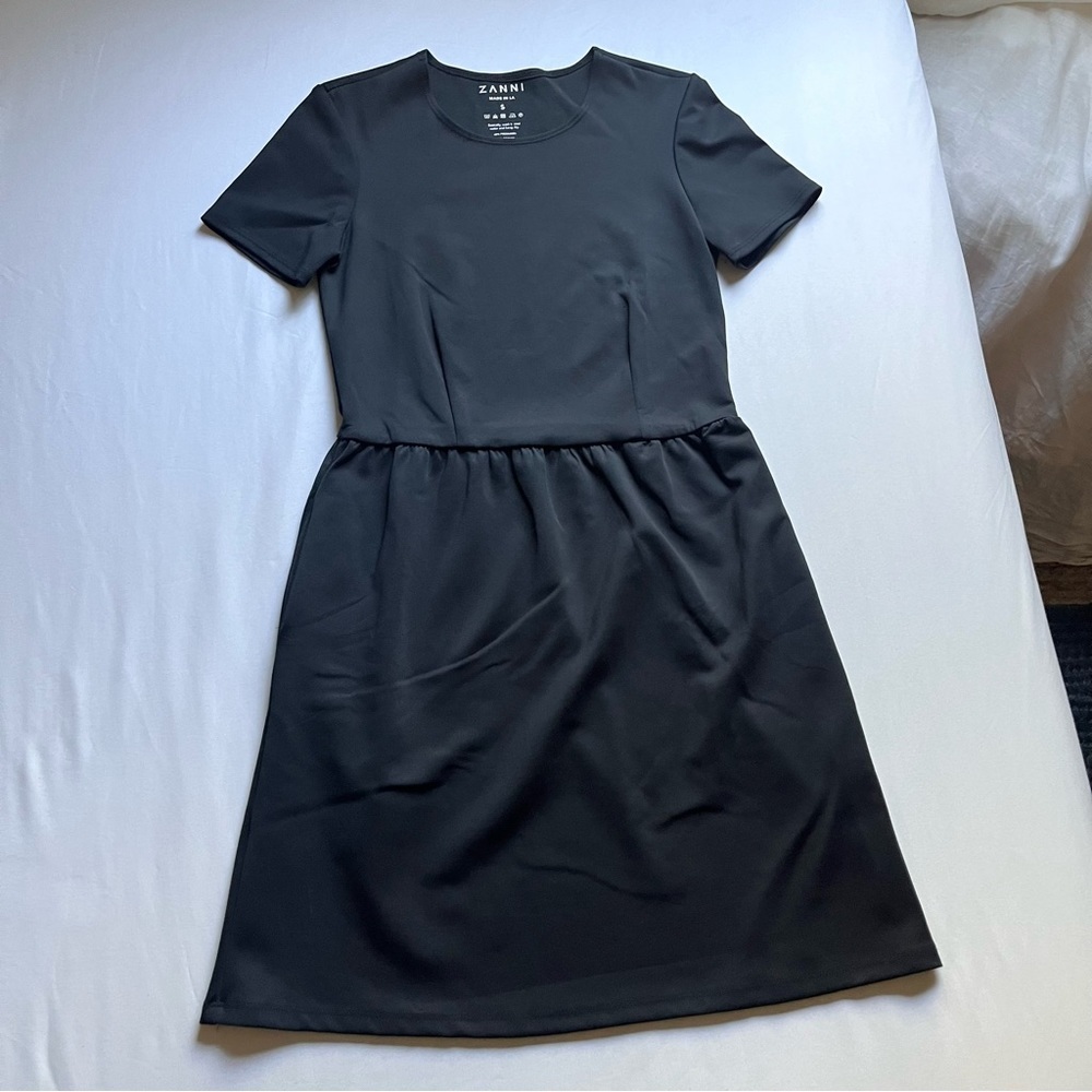 ZANNI black knit scoop neck short sleeve athletic mini dress